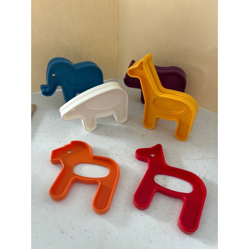 Tupperware Vintage Animal Cookie Cutters Set Multi Color Plastic 10 Piece